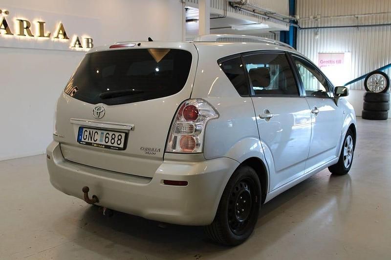 Begagnad Toyota Corolla 129 HK (94 kW) 2008 Silver Kombi