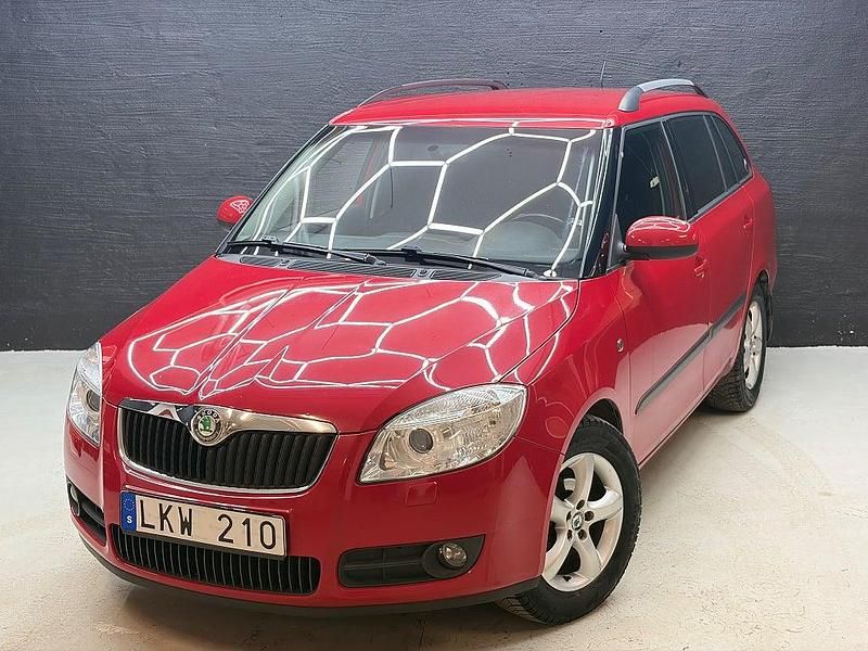 Begagnad Skoda Fabia 86 HK (63 kW) 2008 Röd Kombi