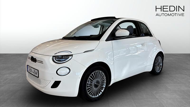 Vit (white) Begagnad 2022 Fiat 500e Icon Cab | 224 000 kr (Bra pris) - Bild 1/4