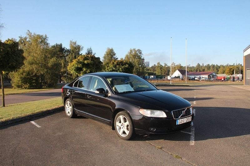 Svart Begagnad 2008 Volvo S80 Summum Sedan | 49 900 kr (Marknadspris) - Bild 1/4