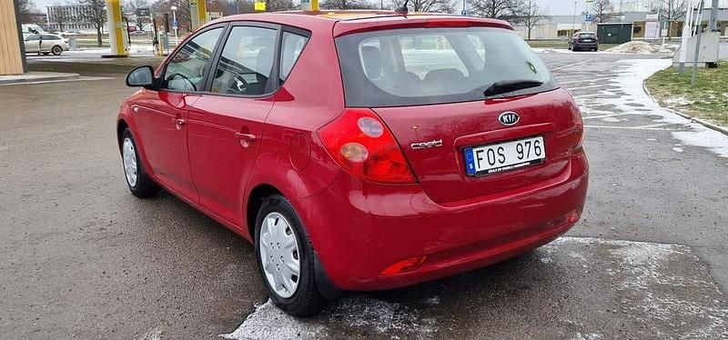 Begagnad Kia Ceed 109 HK (80 kW) 2007 Halvkombi
