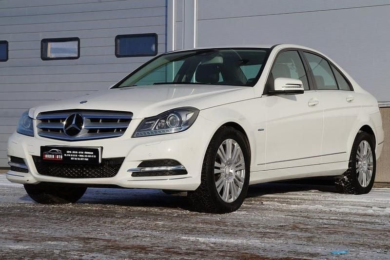 Begagnad Mercedes C220 Avantgarde 170 HK (125 kW) 2011 Vit Sedan