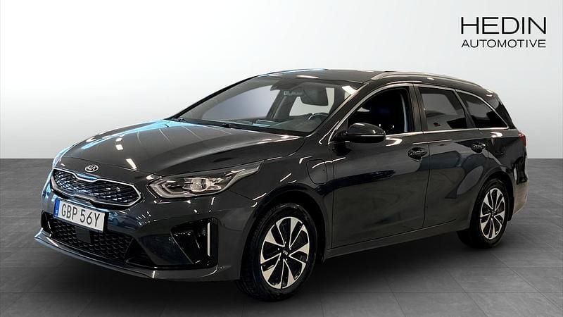 Grå (black) Begagnad 2021 Kia Ceed Kombi | 219 900 kr (Marknadspris) - Bild 1/4