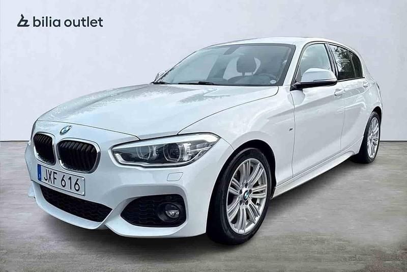 Vit Begagnad 2017 BMW 118 Halvkombi | 139 900 kr (Marknadspris) - Bild 1/1