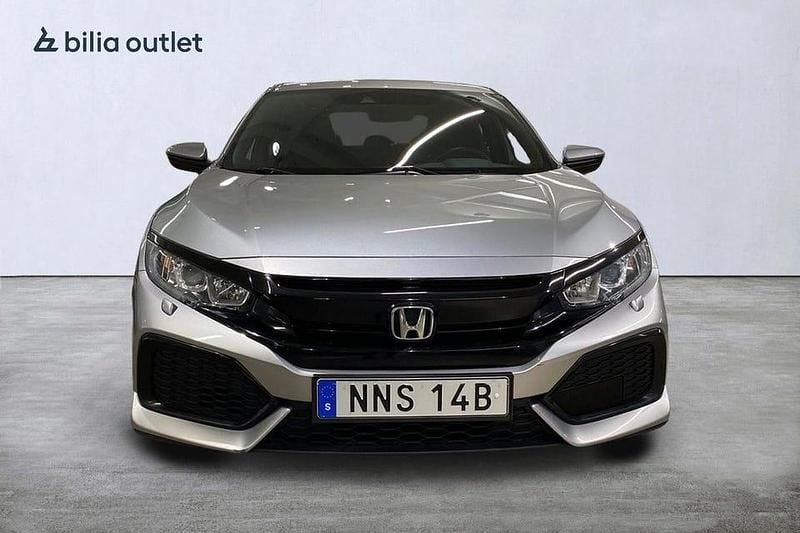 Begagnad Honda Civic Comfort 126 HK (92 kW) 2018 Silver Halvkombi