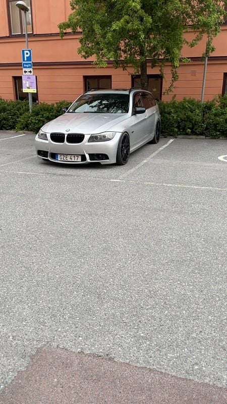Begagnad BMW 320 177 HK (130 kW) 2010 Kombi