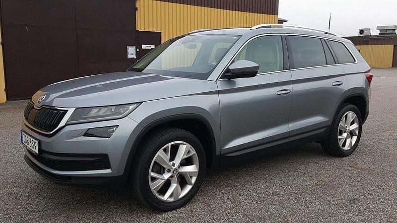 Grå Begagnad 2017 Skoda Kodiaq Business Line SUV | 249 000 kr (Lite dyr) - Bild 1/4