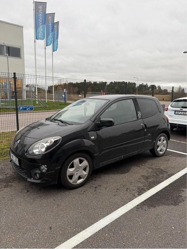 Svart Begagnad 2011 Renault Twingo Halvkombi | 42 500 kr (Lite dyr) - Bild 1/4