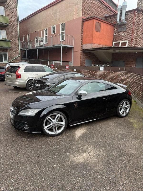 Svart Begagnad 2009 Audi TTS Sportkupé | 140 000 kr - Bild 1/4