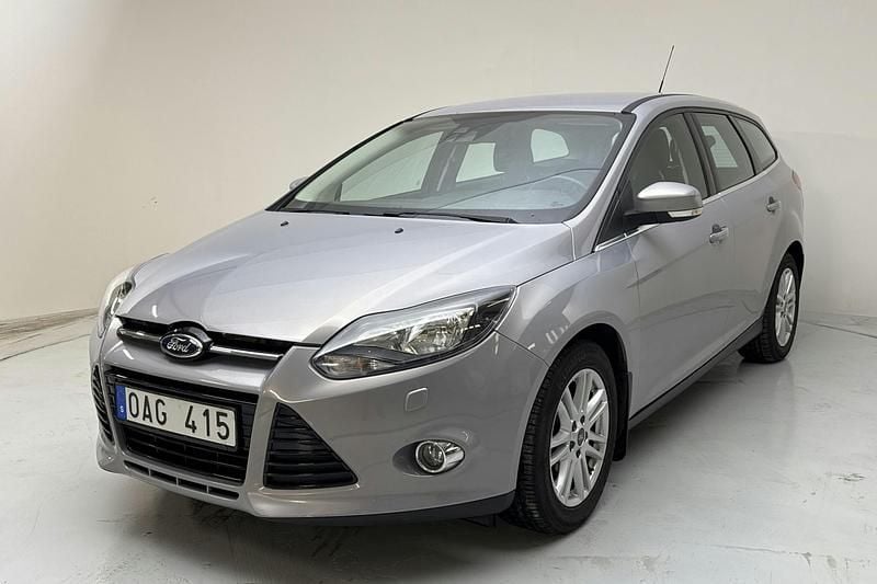 Grå Begagnad 2014 Ford Focus Titanium Kombi | 59 800 kr (Superpris) - Bild 1/4