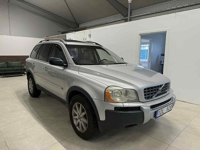 Ljusgrå Begagnad 2005 Volvo XC90 Summum SUV | 79 900 kr (Marknadspris) - Bild 1/4