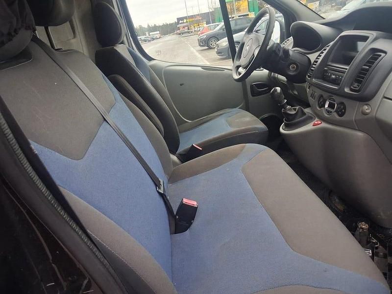 Begagnad Renault Trafic 114 HK (83 kW) 2012 Svart Minibuss