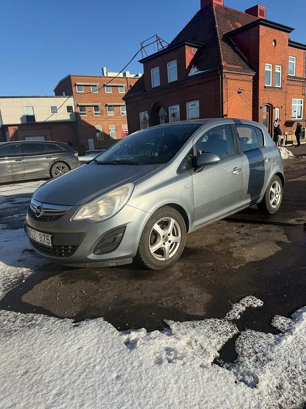 Begagnad Opel Corsa 85 HK (62 kW) 2012 Halvkombi