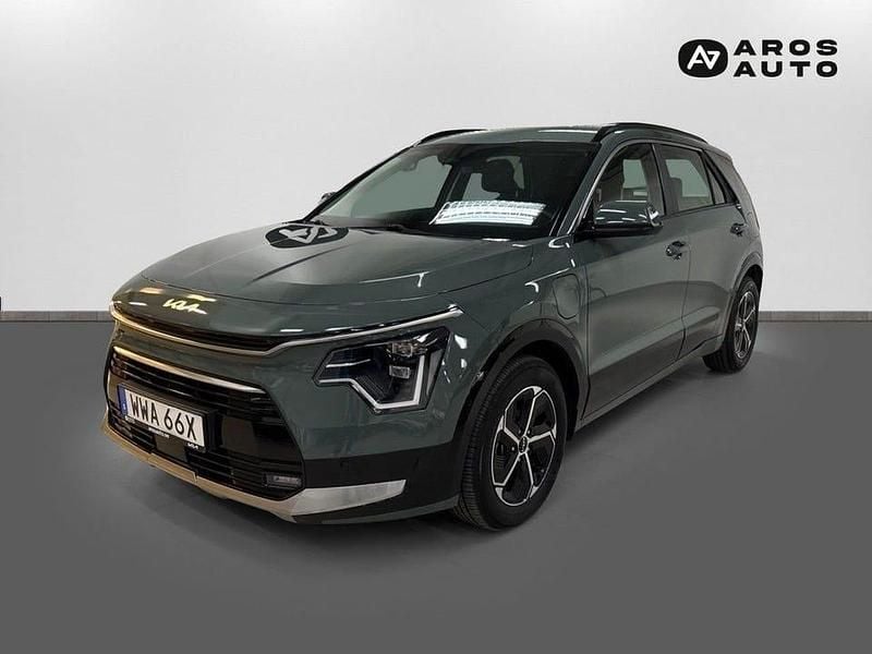 Mörkgrön Begagnad 2023 Kia Niro SUV | 324 900 kr (Marknadspris) - Bild 1/4