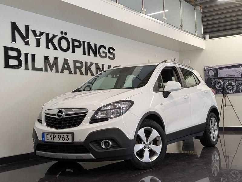 Vit Begagnad 2014 Opel Mokka SUV | 109 900 kr (Lite dyr) - Bild 1/4