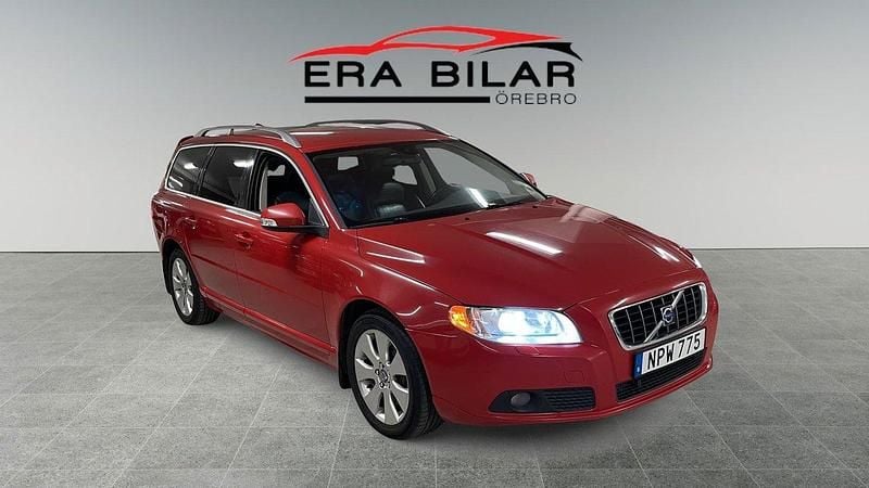 Röd Begagnad 2009 Volvo V70 Summum Kombi | 72 500 kr (Marknadspris) - Bild 1/4