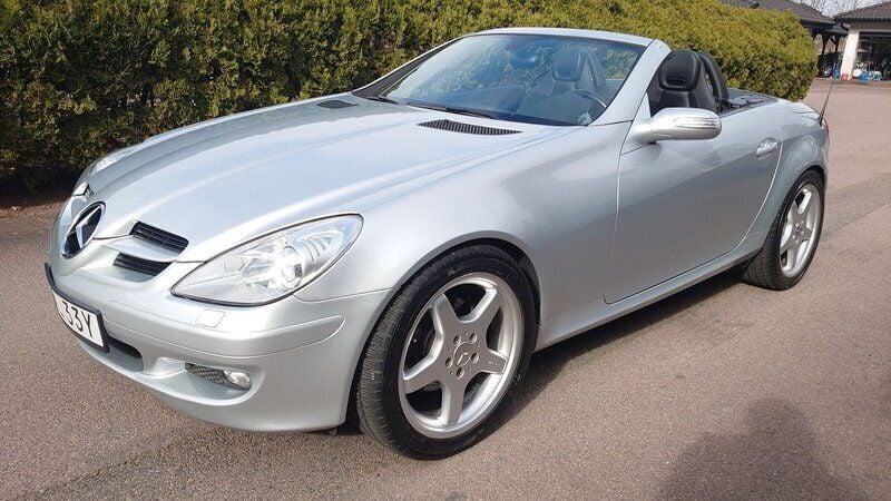 Silver Begagnad 2005 Mercedes SLK280 Cab | 109 000 kr (Superpris) - Bild 1/4