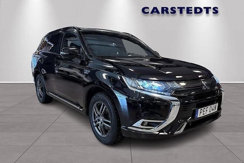 Begagnad Mitsubishi Outlander P-HEV 135 HK (99 kW) 2019 Svart SUV
