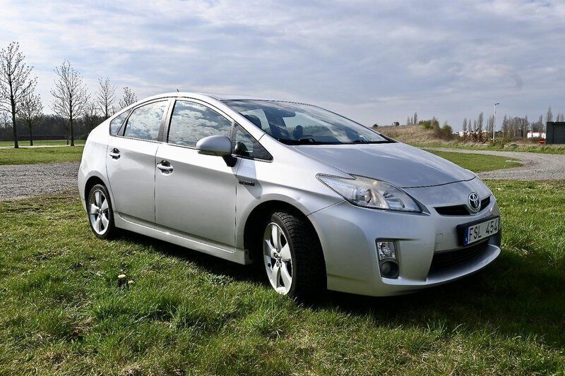 Silver Begagnad 2009 Toyota Prius Halvkombi | 84 500 kr (Bra pris) - Bild 1/4
