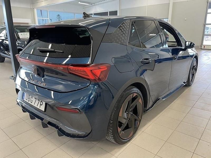 Begagnad Cupra Born 150 kW (204 HK) 2022 Blå Halvkombi