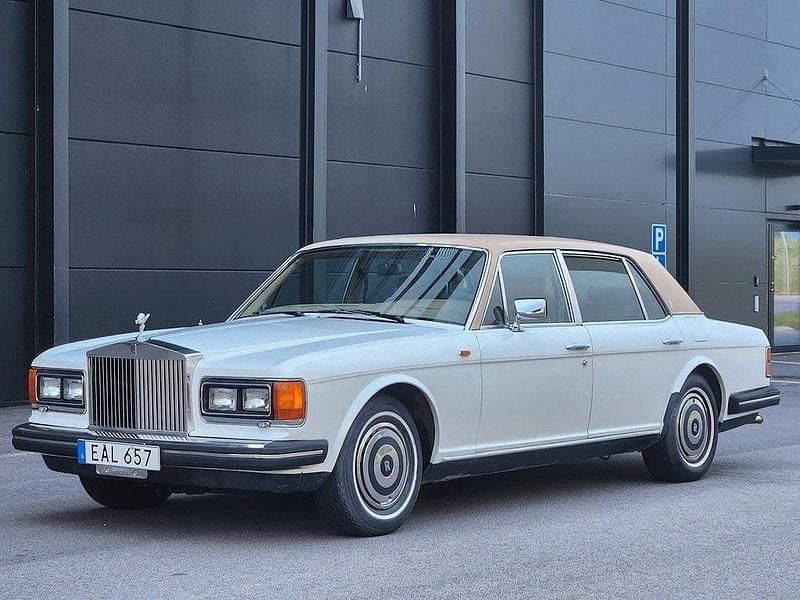 Vit Begagnad 1985 Rolls Royce Silver Spur Sedan | 189 900 kr - Bild 1/4