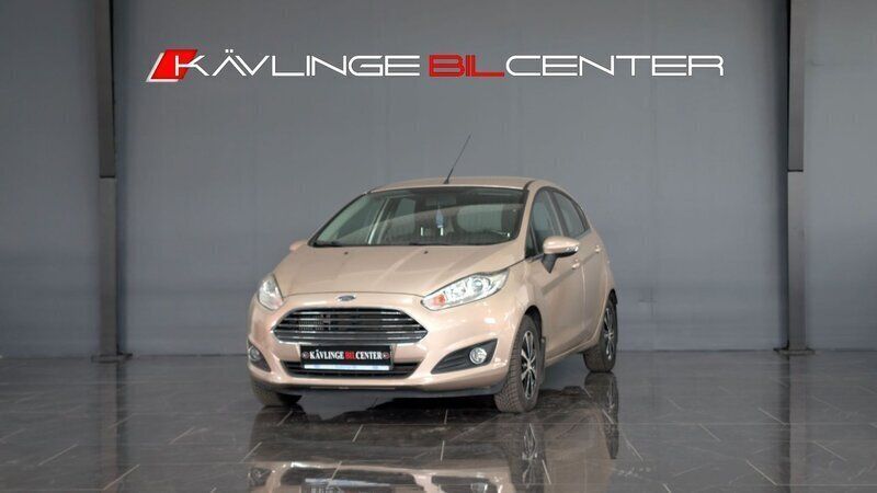 Brun Begagnad 2016 Ford Fiesta Titanium Halvkombi | 73 900 kr (Marknadspris) - Bild 1/4