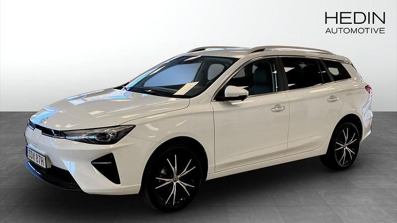 Vit Begagnad 2024 MG MG5 EV Long Range Kombi | 244 900 kr (Marknadspris) - Bild 1/4
