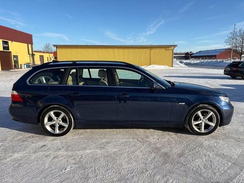 Begagnad BMW 525 197 HK (144 kW) 2008 Blå Kombi