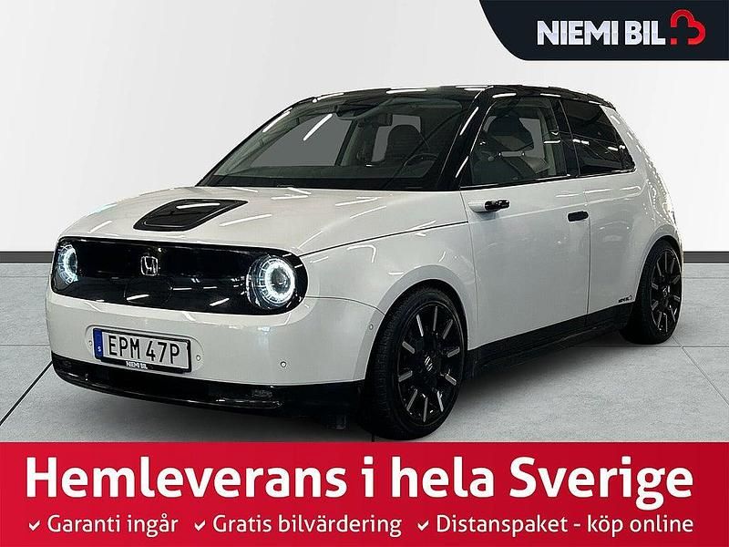 Begagnad Honda e Advance 113 kW (154 HK) 2020 Vit Halvkombi