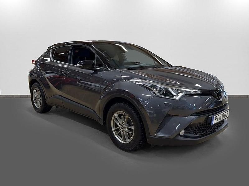 Begagnad Toyota C-HR Multidrive S 116 HK (85 kW) 2017 Grå metallic/svart tak SUV