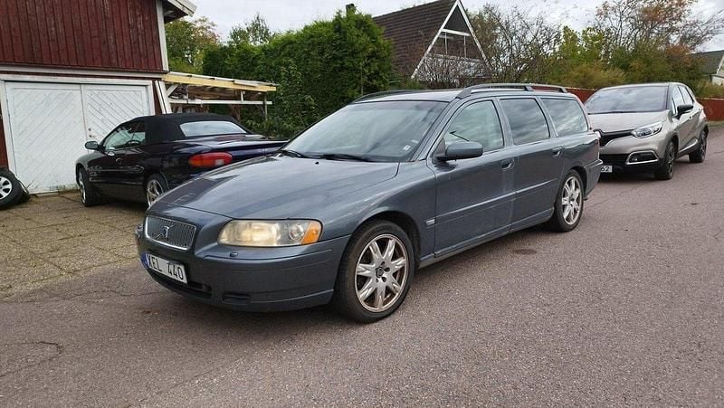 Grå Begagnad 2006 Volvo V70 Kombi | 14 900 kr (Superpris) - Bild 1/4