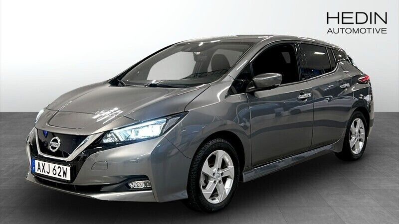 Grå (grey) Begagnad 2021 Nissan Leaf N-Connecta Halvkombi | 169 900 kr (Bra pris) - Bild 1/4
