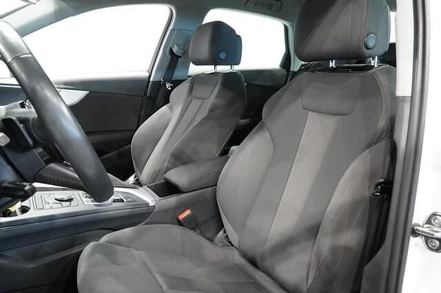 Begagnad Audi A4 Proline 192 HK (141 kW) 2018 Vit Sedan