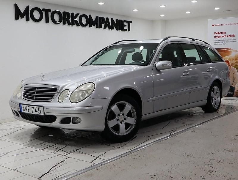 Begagnad Mercedes E200 Classic 163 HK (119 kW) 2005 Silver Kombi