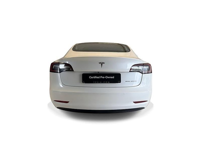 Begagnad Tesla Model 3 Long Range AWD 366 kW (498 HK) 2021 Vit Sedan