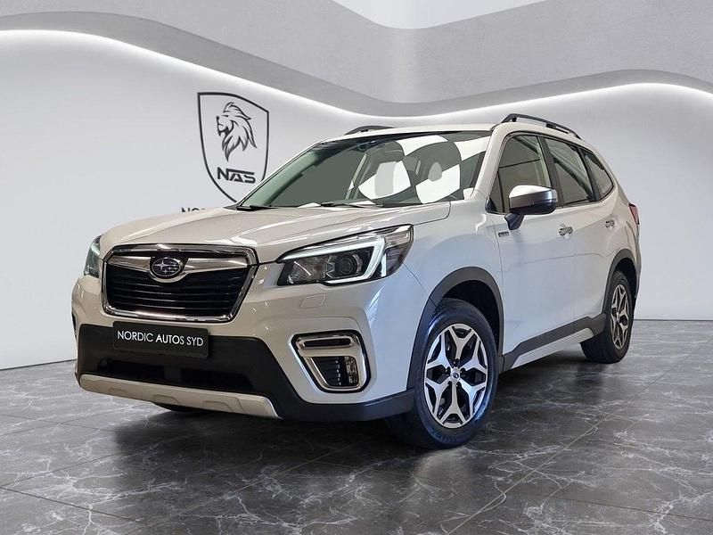 Vit Begagnad 2020 Subaru Forester SUV | 269 900 kr (Lite dyr) - Bild 1/4