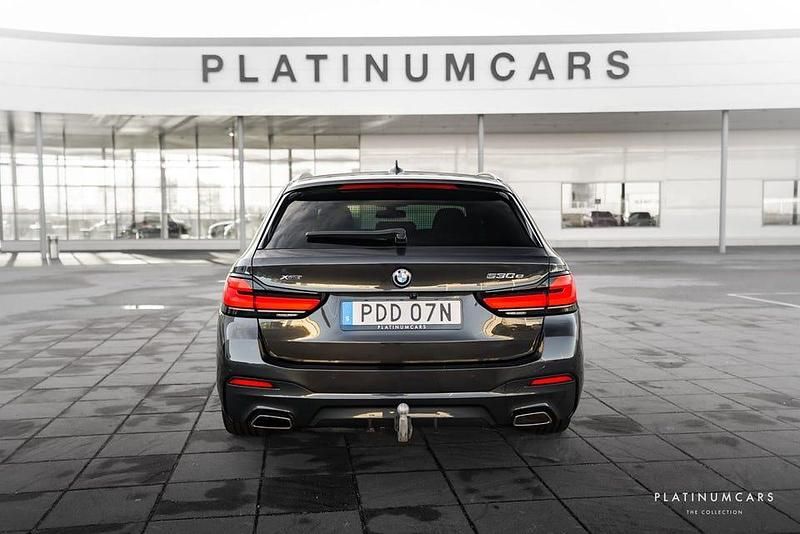 Begagnad BMW 530 M Sport 292 HK (214 kW) 2023 Sophistgrå Kombi