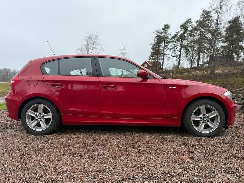 Begagnad 2008 BMW 118 Halvkombi | 49 000 kr (Marknadspris) - Bild 1/4