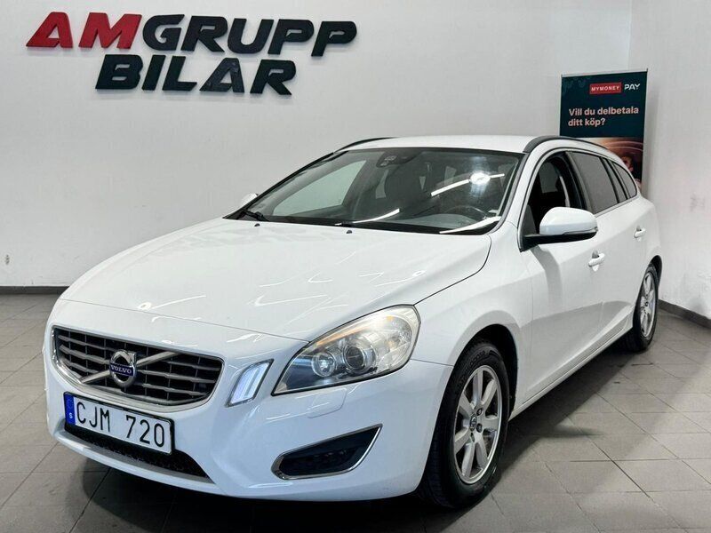 Vit Begagnad 2010 Volvo V60 Momentum Kombi | 79 900 kr (Bra pris) - Bild 1/4