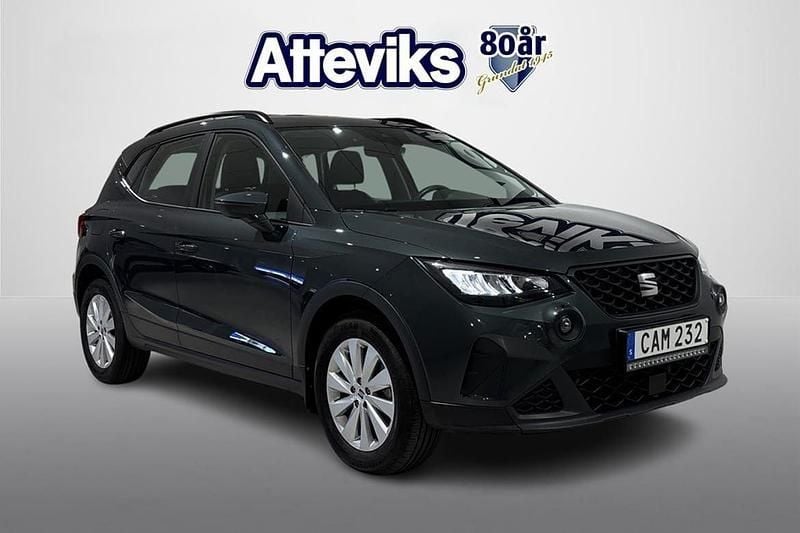Mörkgrön (grön) Begagnad 2022 Seat Arona Style SUV | 199 000 kr (Marknadspris) - Bild 1/4