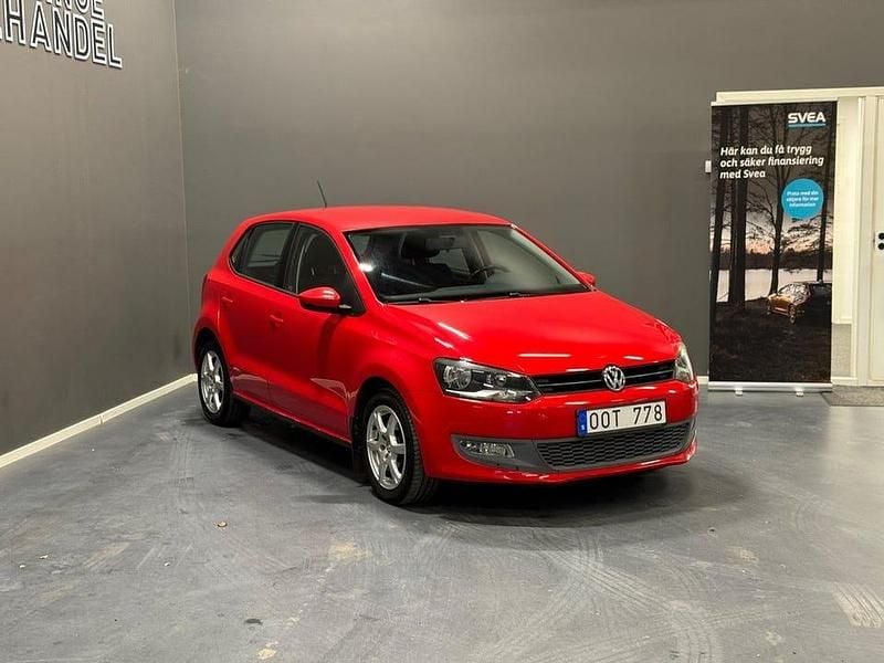 Begagnad VW Polo 86 HK (63 kW) 2010 Röd Halvkombi