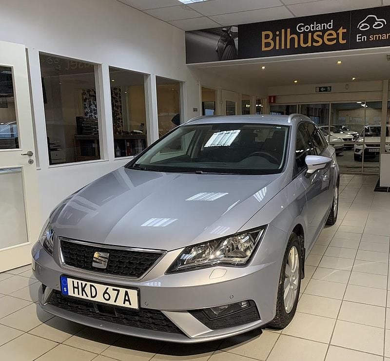 Silver Begagnad 2020 Seat Leon ST Style Kombi | 159 700 kr (Bra pris) - Bild 1/3