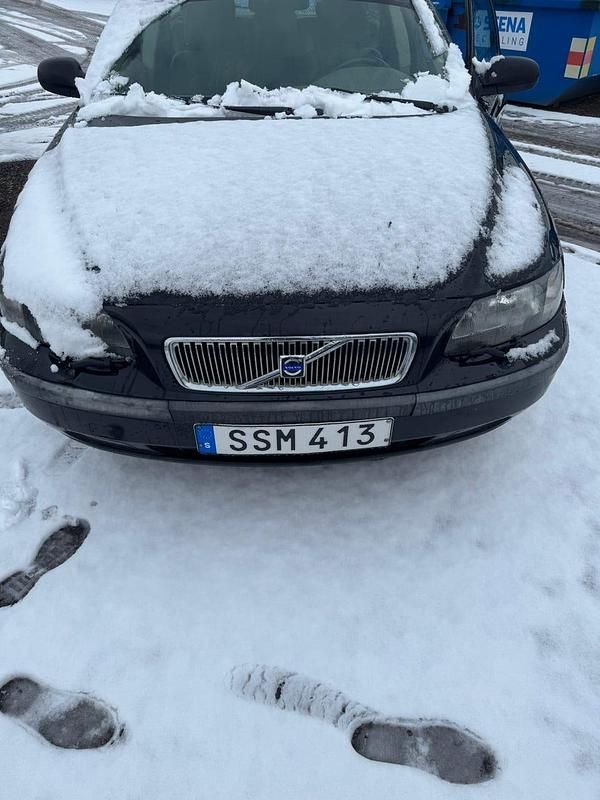Begagnad 2001 Volvo V70 Kombi | 13 500 kr (Marknadspris) - Bild 1/4
