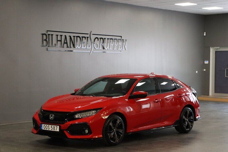 Röd Begagnad 2017 Honda Civic Halvkombi | 159 900 kr (Marknadspris) - Bild 1/4
