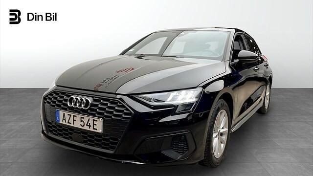 Brilliantsvart Begagnad 2022 Audi A3 Proline Sedan | 239 000 kr (Marknadspris) - Bild 1/4