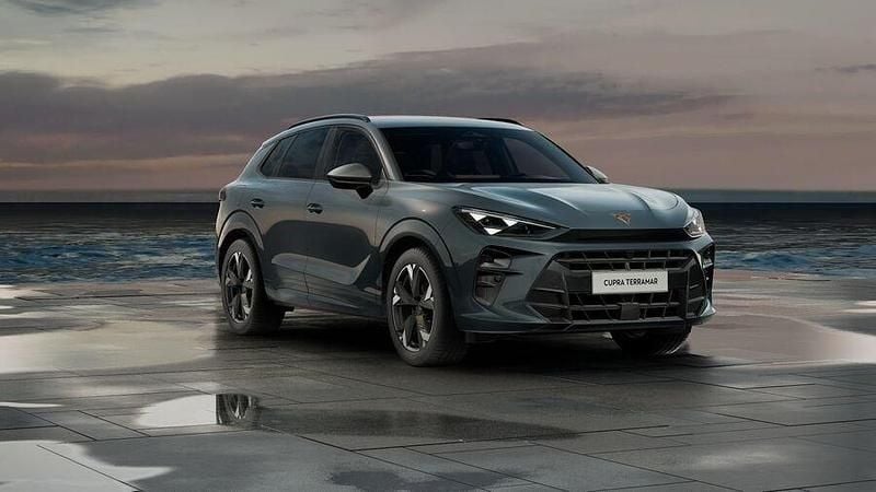 Blå (fiord blue) Ny 2025 Cupra Terramar SUV | 449 900 kr (Marknadspris) - Bild 1/4