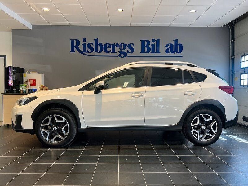 Vit Begagnad 2018 Subaru XV SUV | 214 900 kr (Marknadspris) - Bild 1/4