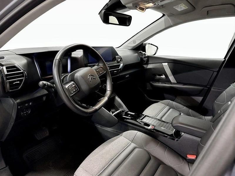 Begagnad Citroën C4 Shine 131 HK (96 kW) 2024 Grå Halvkombi