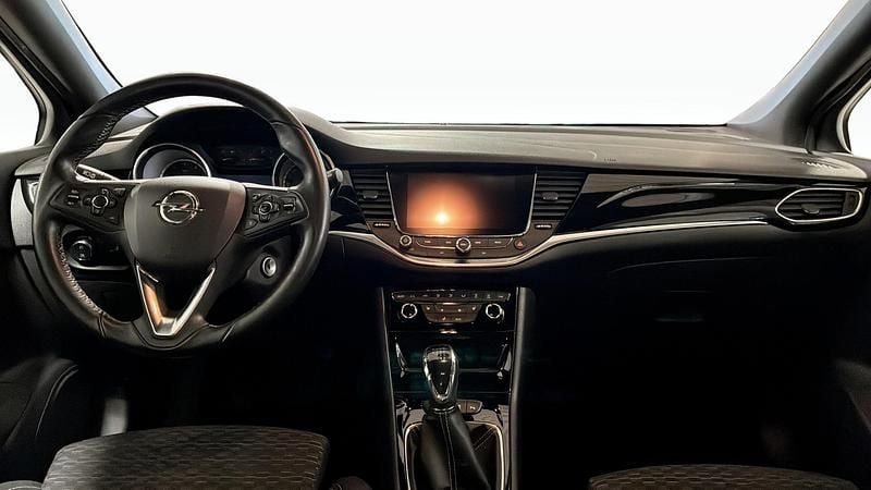 Begagnad Opel Astra Dynamic 125 HK (91 kW) 2015 Röd Halvkombi