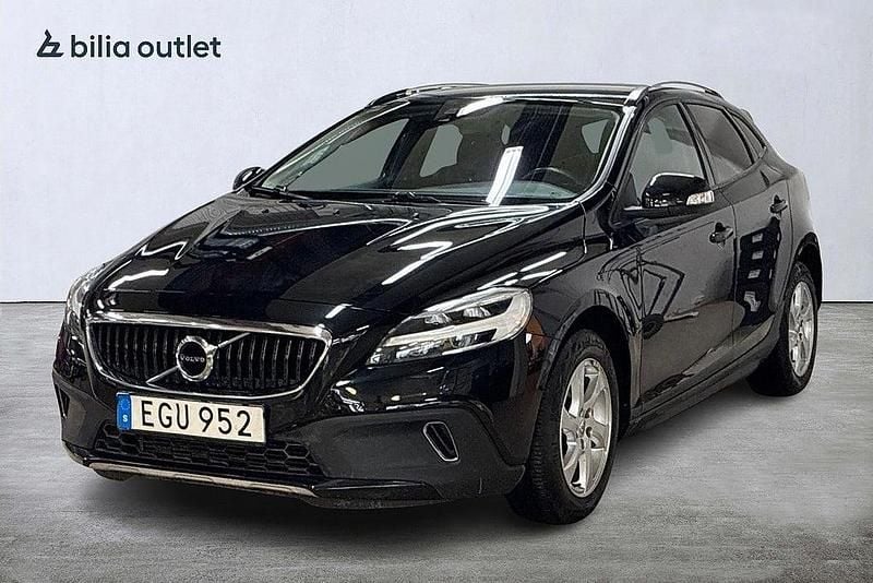 Begagnad Volvo V40 CC 152 HK (111 kW) 2019 Svart Kombi